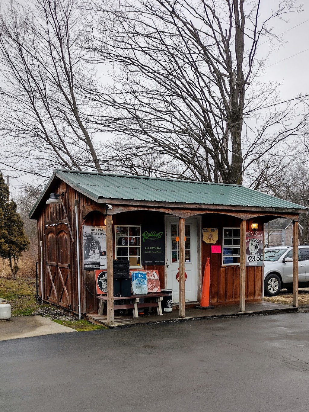 Bear Clause Trading Post | 5380 Chew Rd, Sanborn, NY 14132, USA | Phone: (716) 297-2207