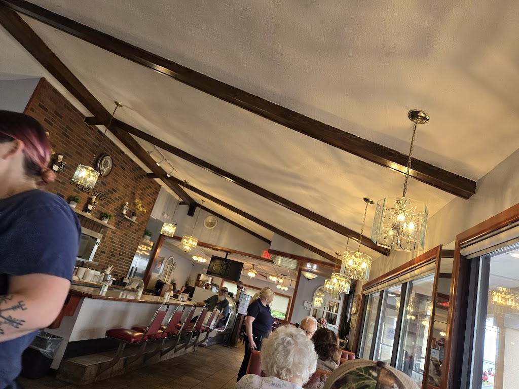 Town & Country Restaurant | 5025 E Main Street Rd, Batavia, NY 14020, USA | Phone: (585) 343-3304