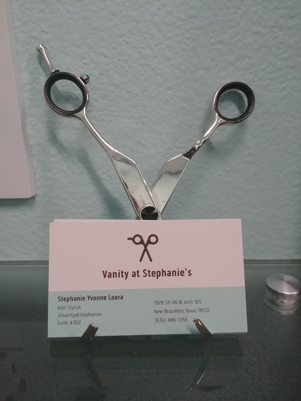 Vanity at Stephanies | 1928 TX-46 Unit 105, New Braunfels, TX 78132, USA | Phone: (830) 486-1356