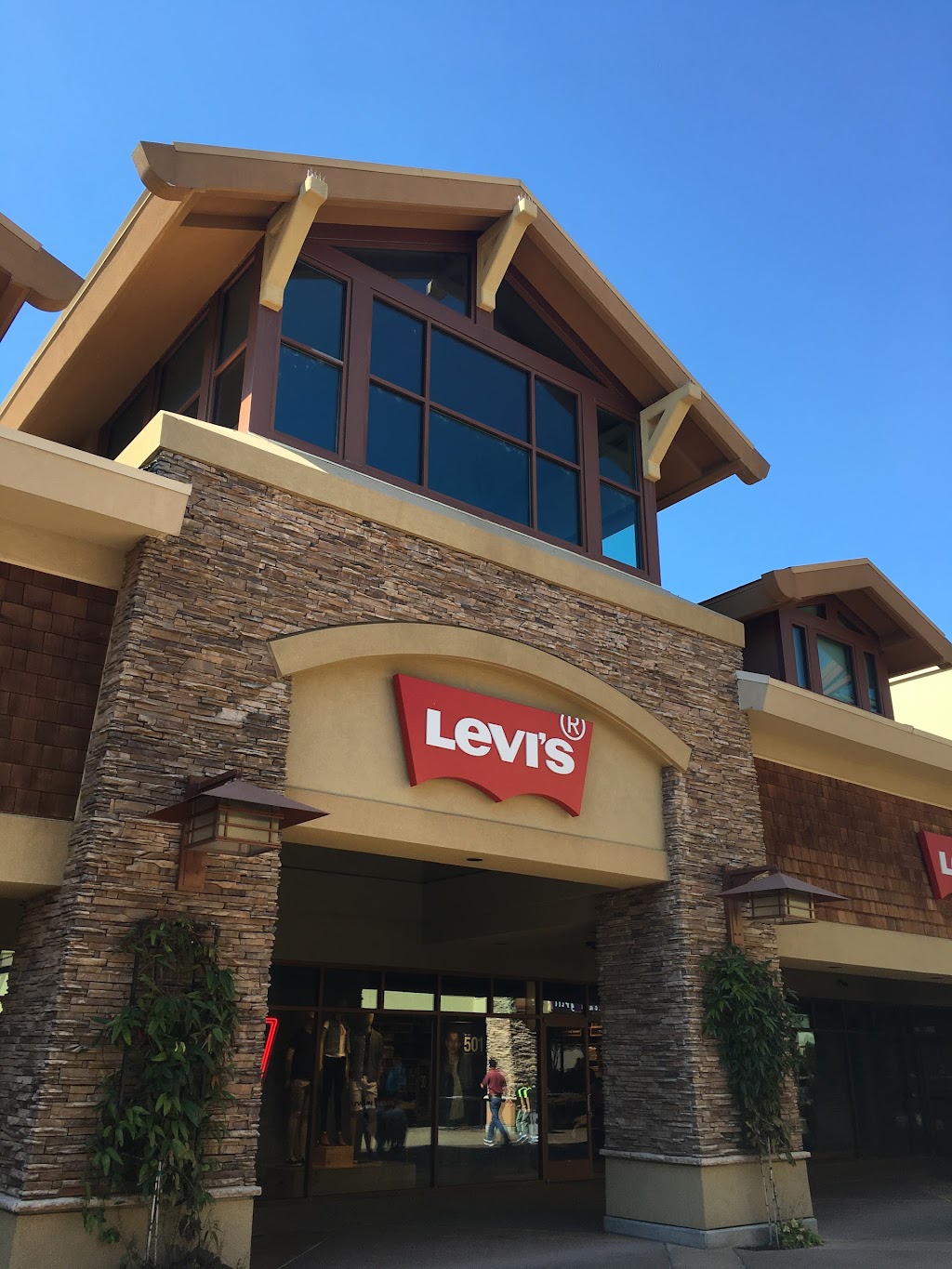 Levi’s Outlet Store | 1001 N Arney Rd Suite 506, Woodburn, OR 97071, USA | Phone: (503) 981-5418