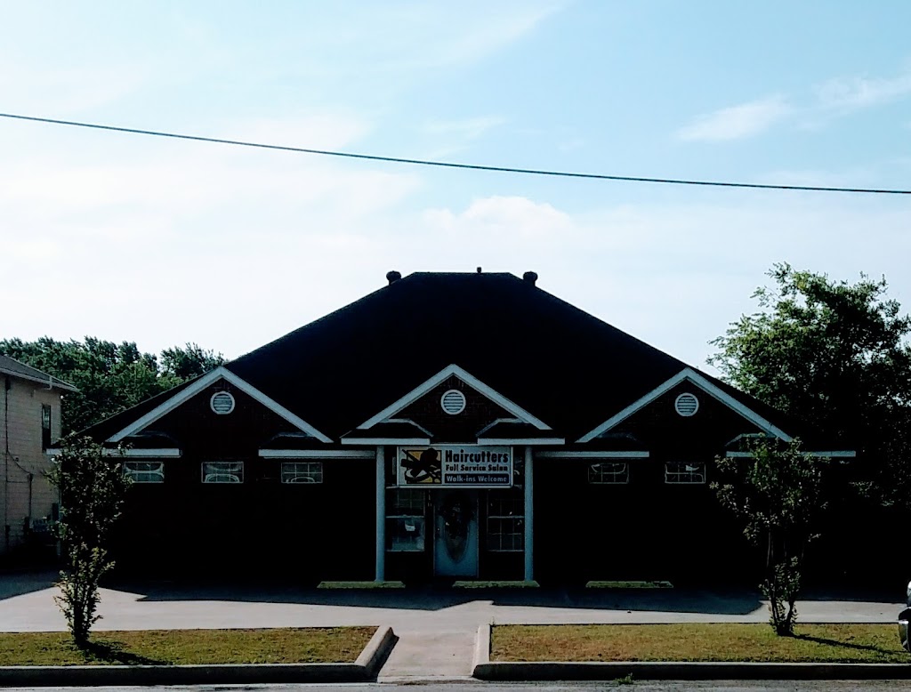 Haircutters & Co | 116 N 2nd St, Krum, TX 76249, USA | Phone: (940) 482-6496