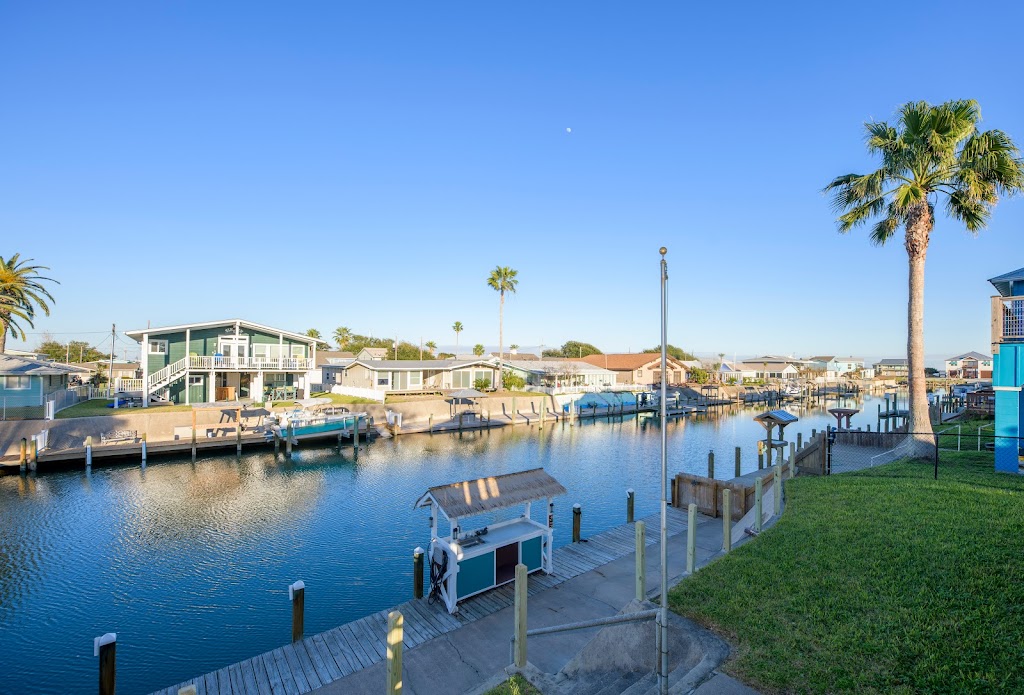 PalmTiki Vacation Rental | 134 Palm Dr, Rockport, TX 78382, USA | Phone: (361) 727-0312