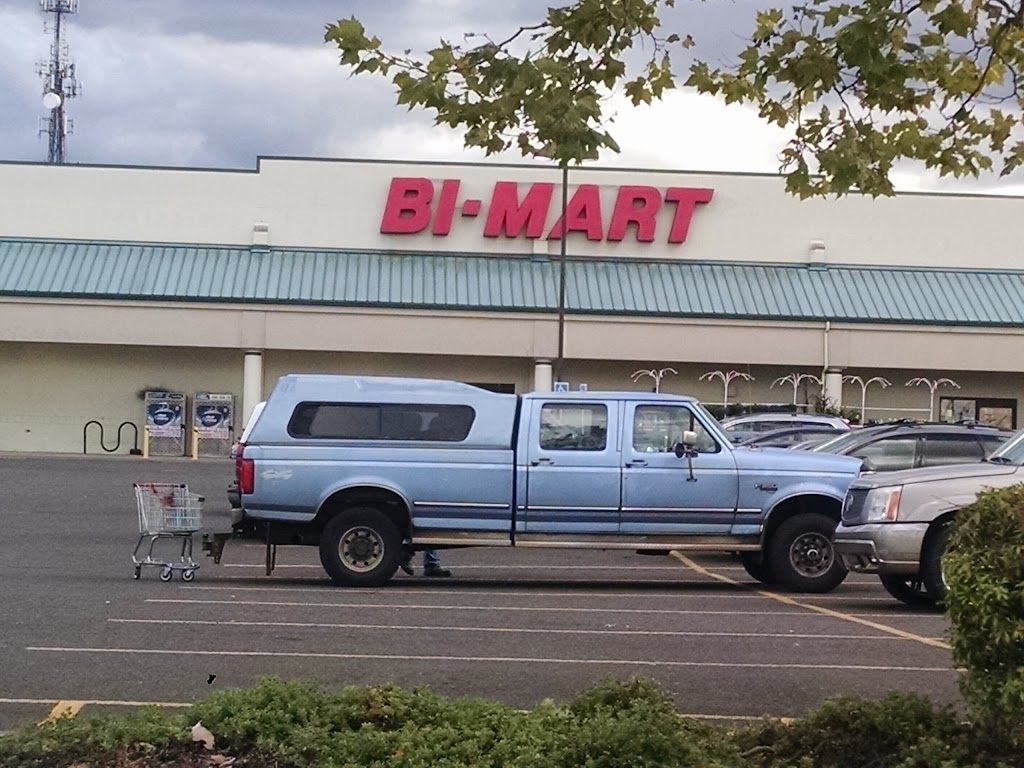 Bi-Mart Membership Discount Stores | 514 W Main St, Molalla, OR 97038, USA | Phone: (503) 829-4888