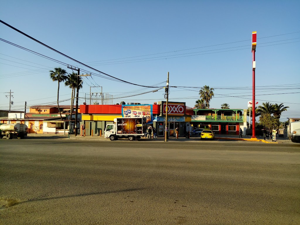 OXXO | Km.44 43730, México 1, Popotla, 22710 El Pescador, B.C., Mexico | Phone: 81 8320 2020