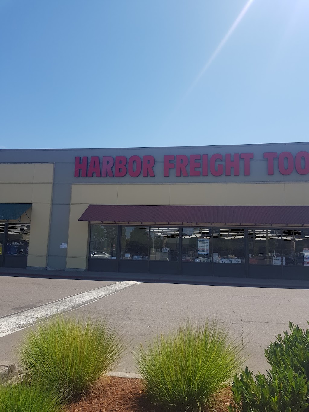 Harbor Freight Tools | 1400 SW Oak St Ste A, Hillsboro, OR 97123, USA | Phone: (503) 615-8334