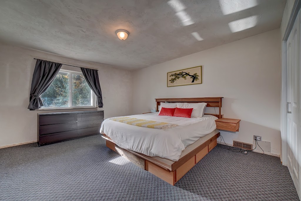 Nordic Hill Manor | 13913 S Keyport Rd NE, Poulsbo, WA 98370, USA | Phone: (360) 779-4927