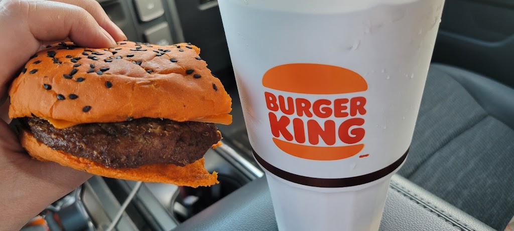 Burger King | 642 S Rand Rd, Lake Zurich, IL 60047, USA | Phone: (224) 286-1339