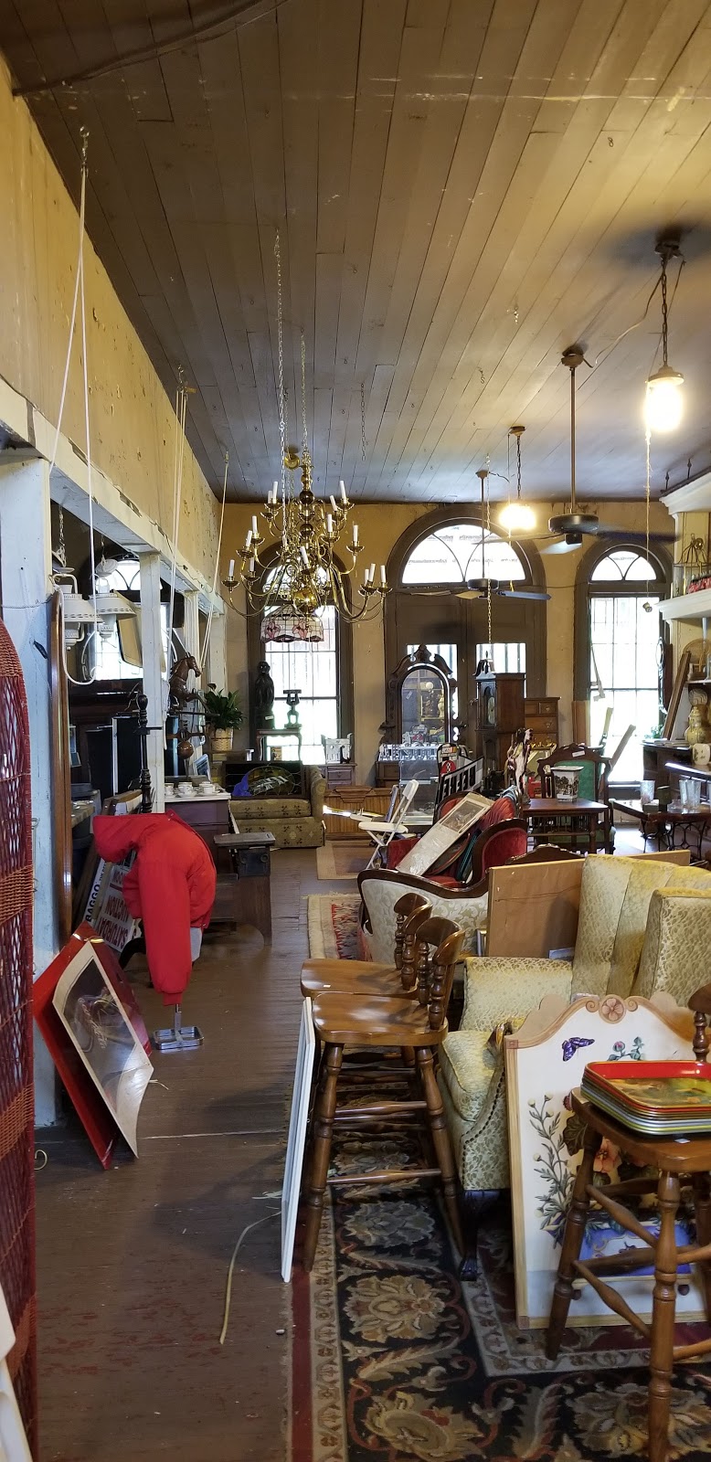 TNT Antiques & Auction | 132 Terrentine Rd, Sharpsburg, GA 30277 | Phone: (678) 469-3324