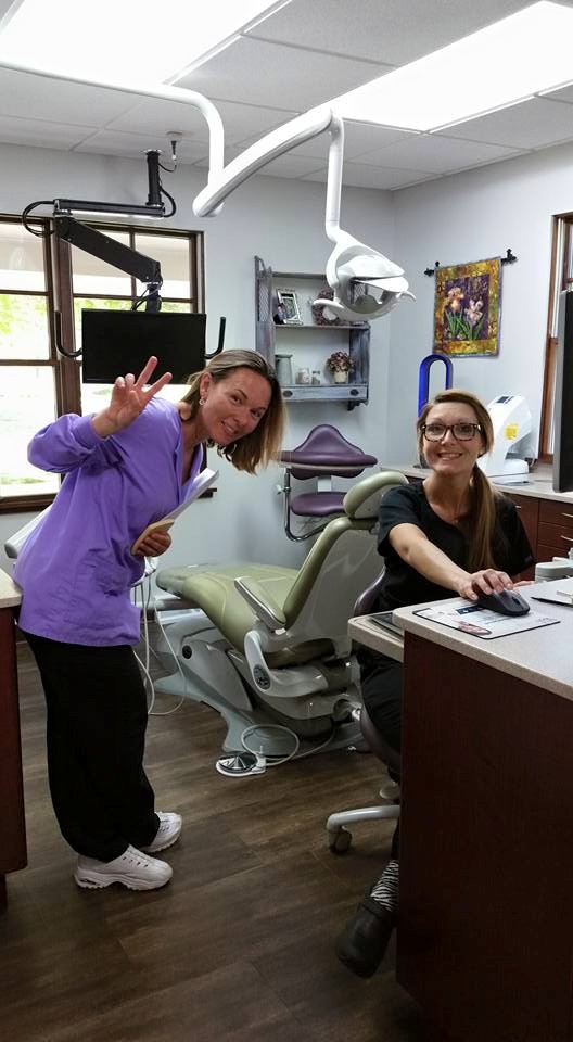 Maple Grove Family Dental | 39 W Church St, Evansville, WI 53536, USA | Phone: (608) 882-4860