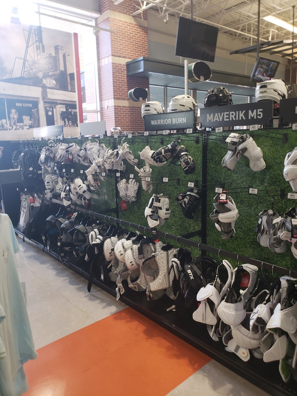 DICKS Sporting Goods | 11800 W Broad St Ste 1096, Richmond, VA 23233, USA | Phone: (804) 360-8165