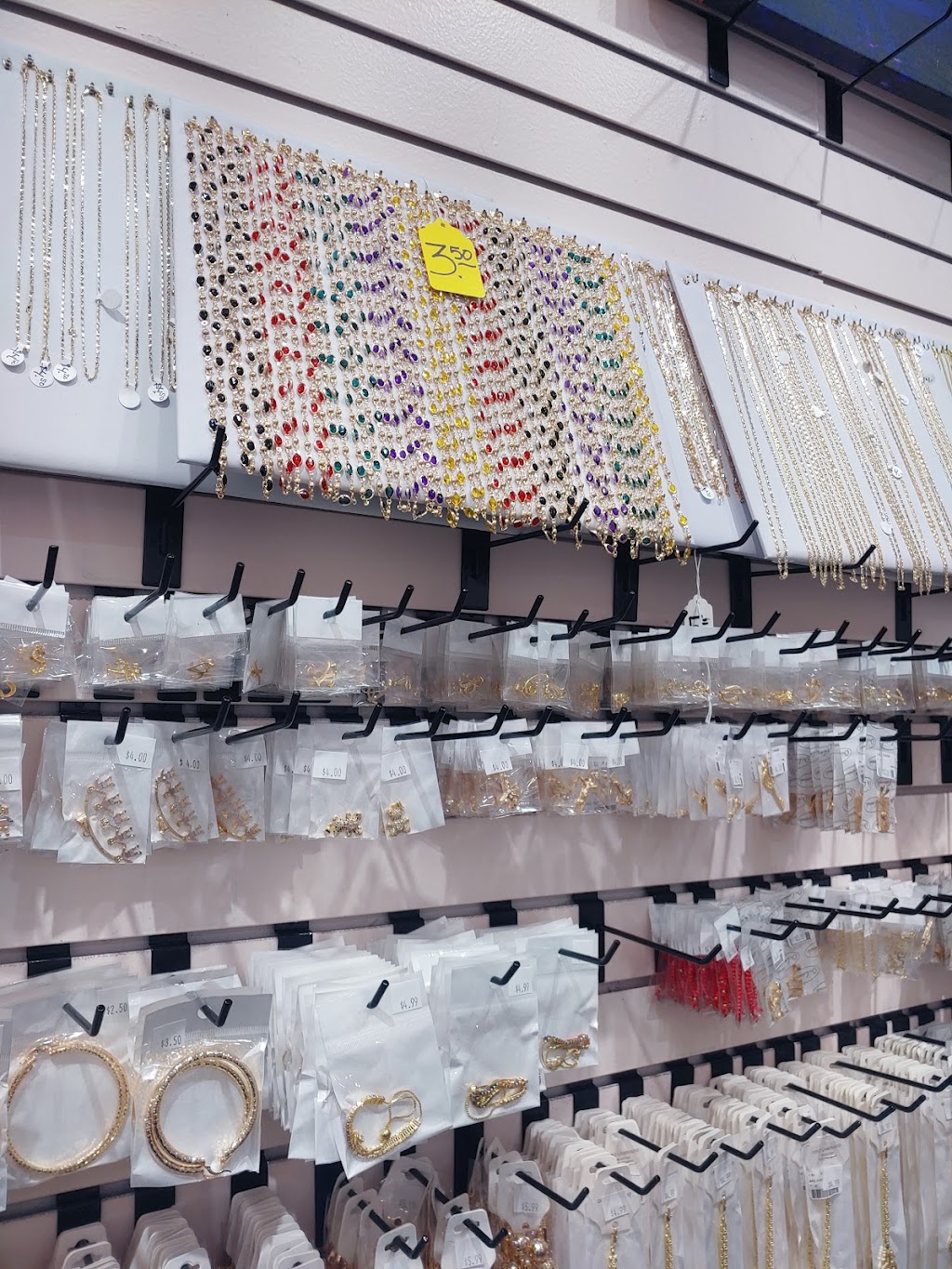 Corazon | Inside Alley, 1113 1/2 S, Maple Ave, Los Angeles, CA 90015, USA | Phone: (626) 506-7054