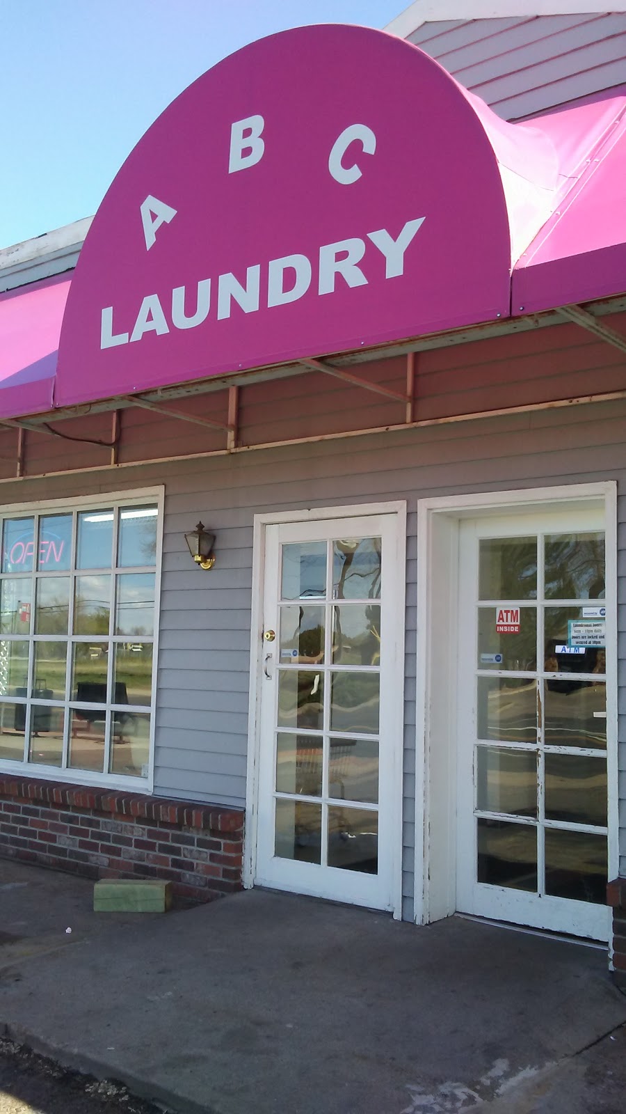 ABC Laundry - Always Bright and Clean | 9990 W. 44th Ave - SOUTH EAST Corner of W. 44th and Kipling Theres a large, pink awning right outside our front door. East of the car dealership, W 44th Ave, Wheat Ridge, CO 80033, USA | Phone: (720) 465-6800 ext. 7