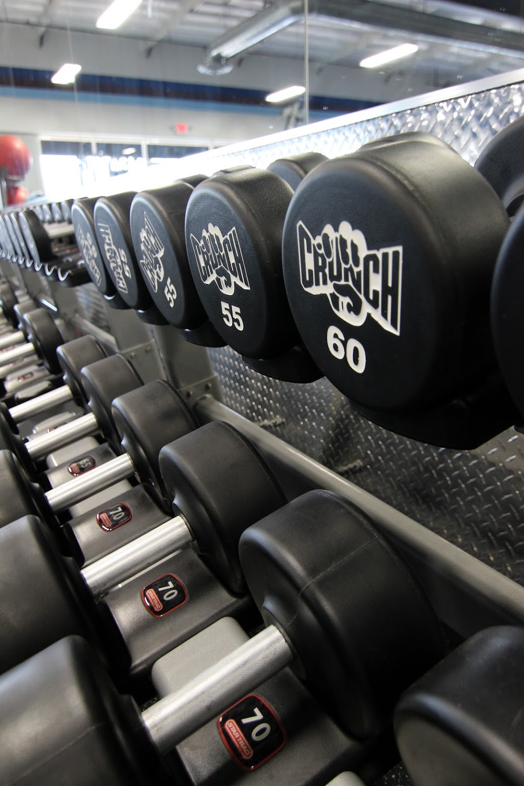 Crunch Fitness - Huntington Beach | 5894 Edinger Ave, Huntington Beach, CA 92649, USA | Phone: (714) 316-0110