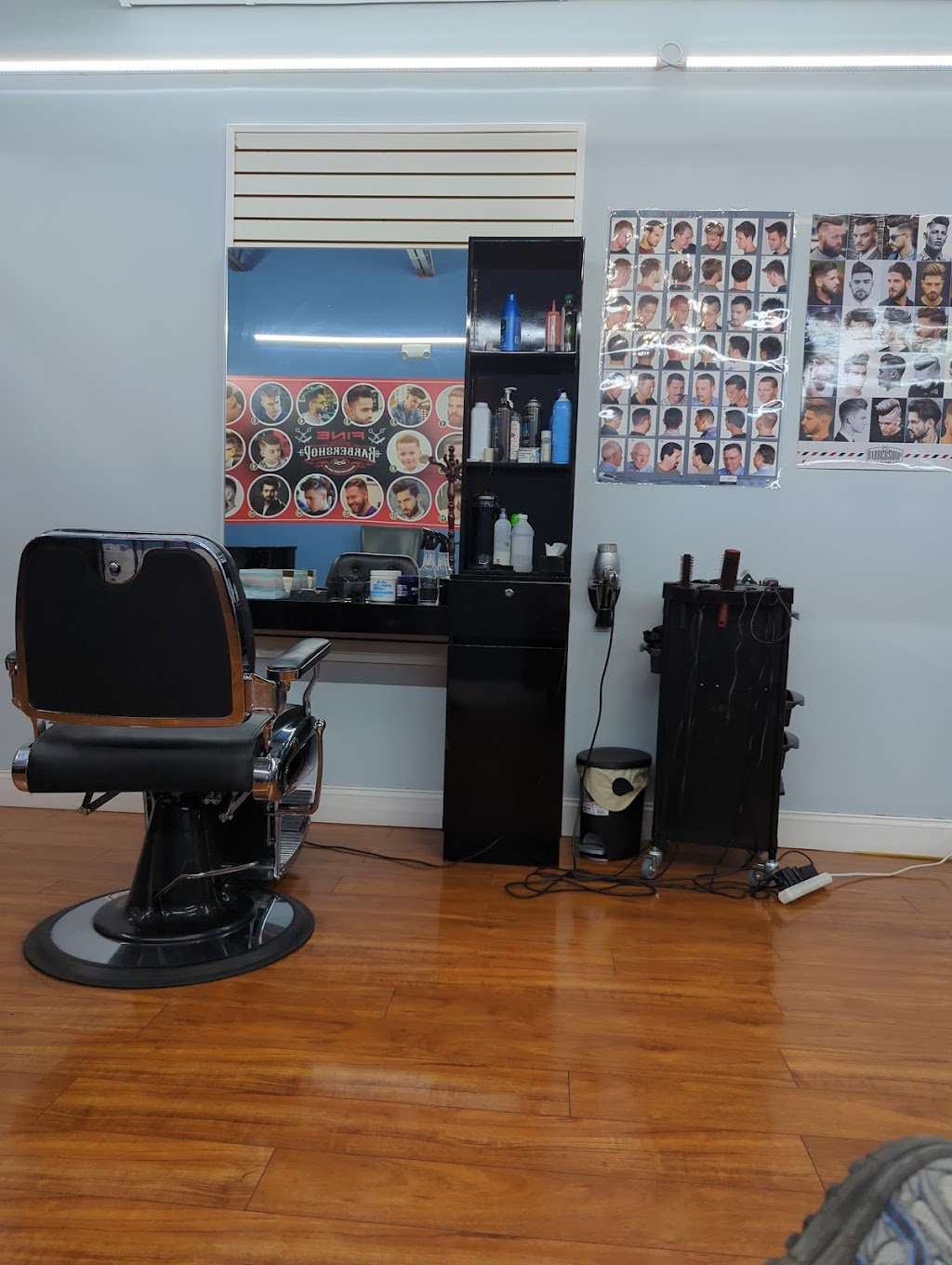 FINE BARBER SHOP | 217 Bethpage Rd Second Floor - Shop # 17 Next to, Apna Bazaar, 217 Bethpage Rd, Hicksville, NY 11801, USA | Phone: (516) 412-9210