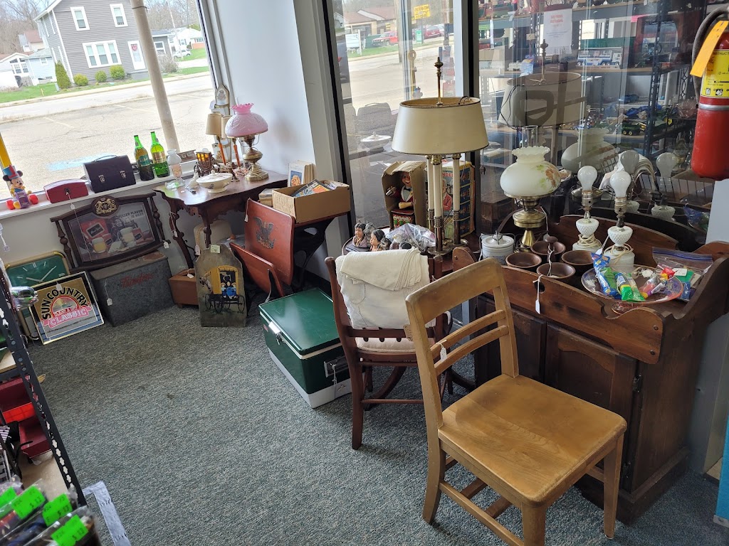 The Attic Collectibles & More | 1230 Wooster Rd W unit b, Barberton, OH 44203, USA | Phone: (330) 814-8607