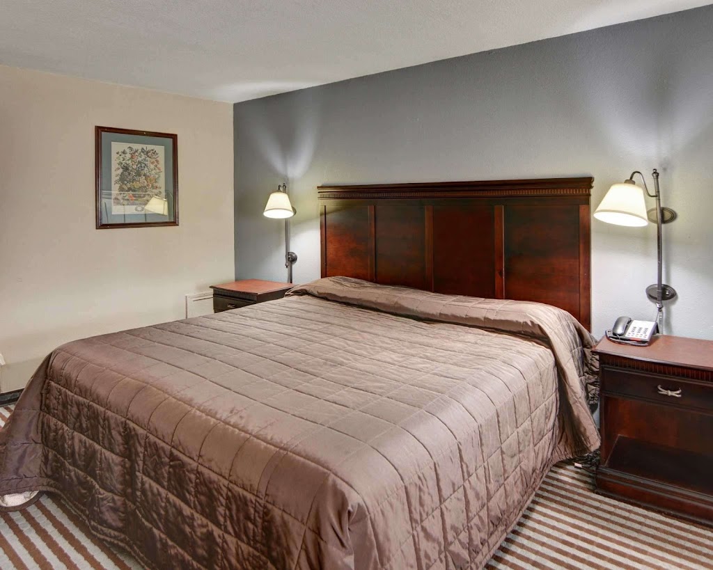 Rodeway Inn Gainesville I-35 | 2103 I-35, Gainesville, TX 76240, USA | Phone: (940) 665-7737