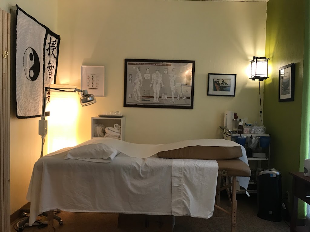 Robin McLennan, Licensed Acupuncturist | 1350 N Buckner Blvd #220, Dallas, TX 75218, USA | Phone: (214) 697-1089