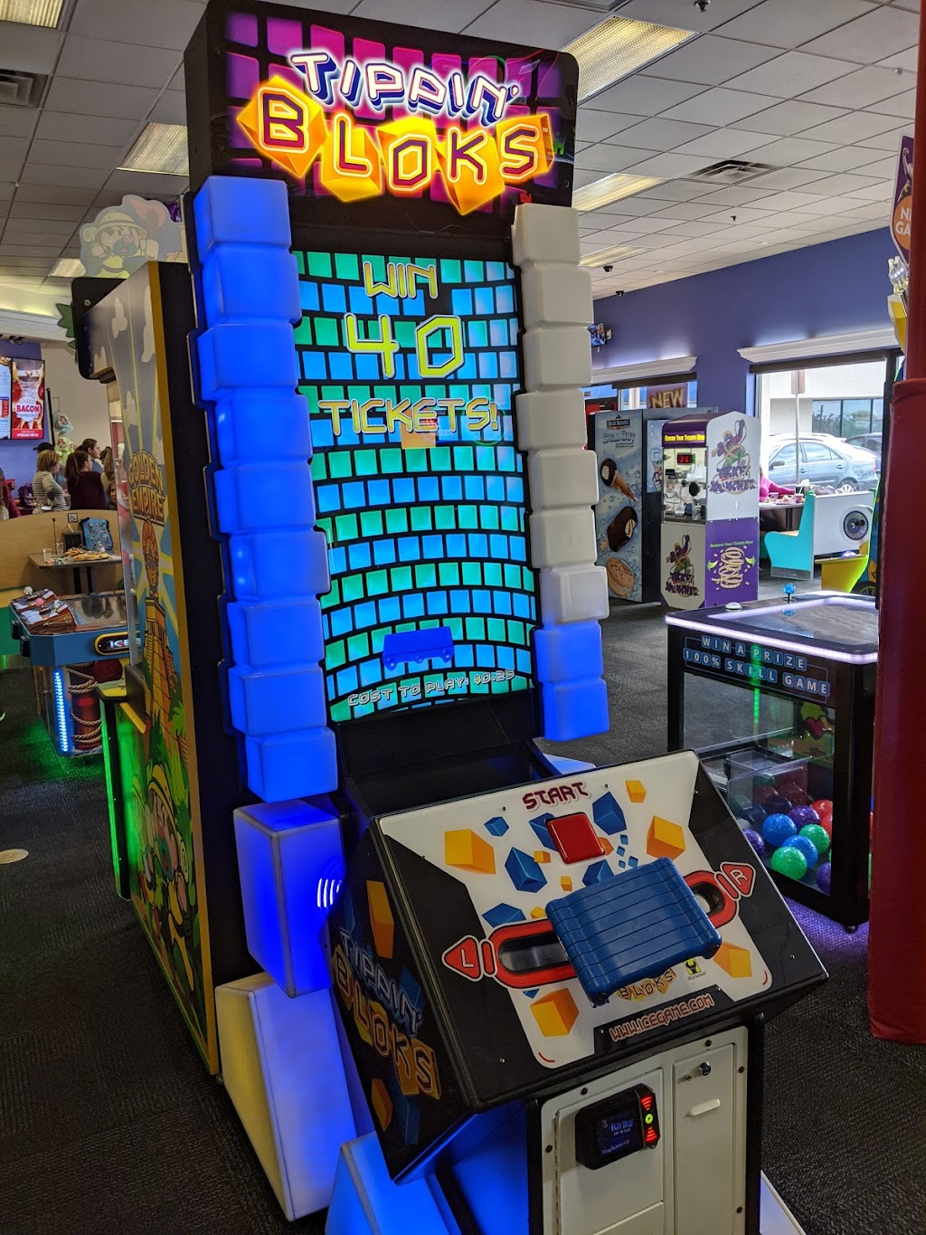 Chuck E. Cheese in 930 N San Fernando Blvd, Burbank, CA 91504, USA