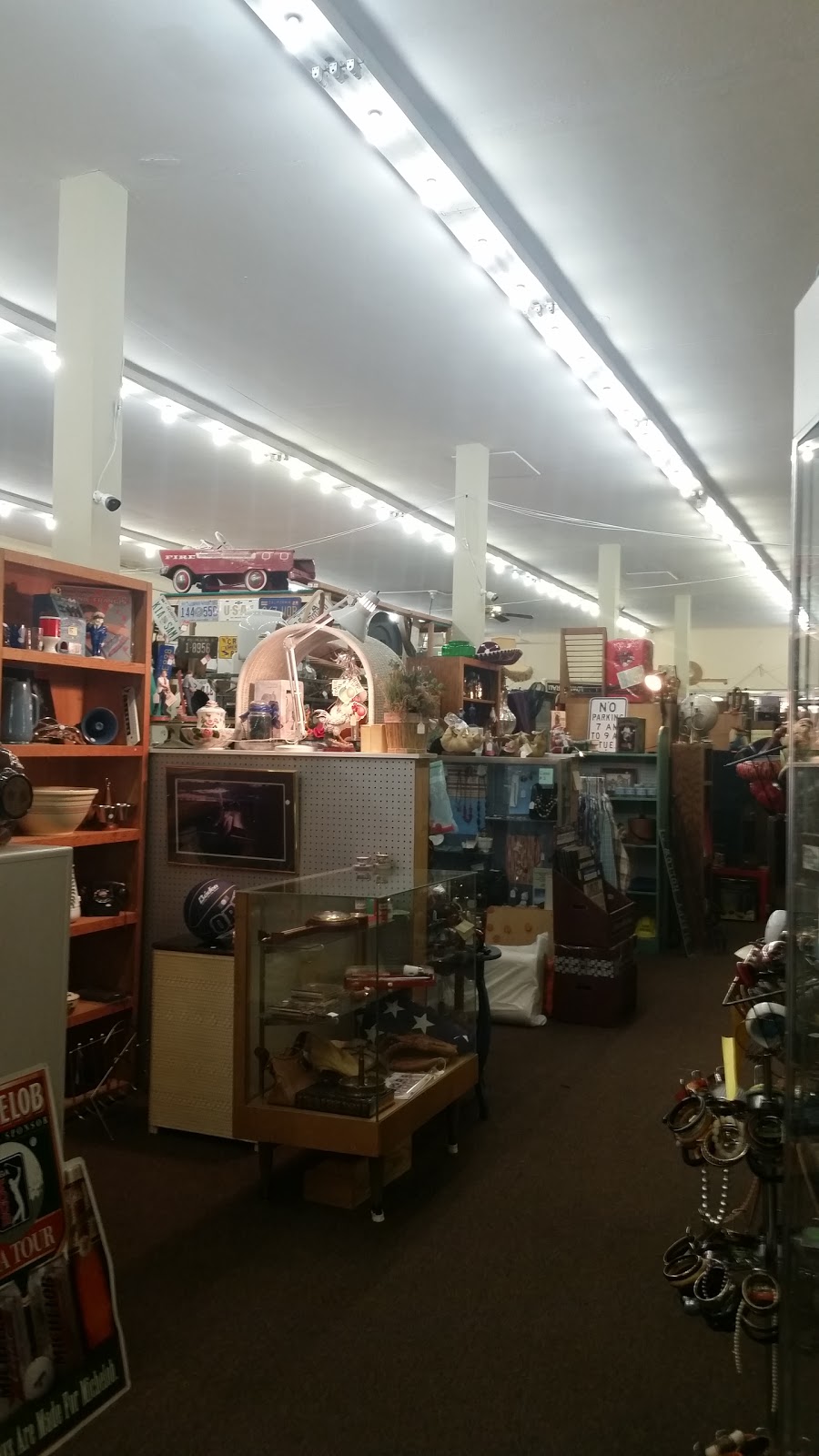 Generations Antique Mall | 4810 E 11th St, Tulsa, OK 74112, USA | Phone: (918) 834-7577