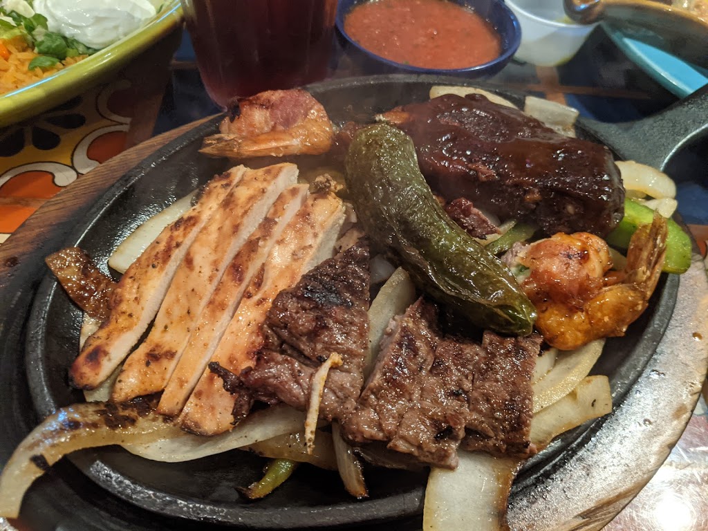 Villa Del Sol Mexican Restaurant | 1300 NW Pkwy St, Azle, TX 76020, USA | Phone: (817) 406-4452