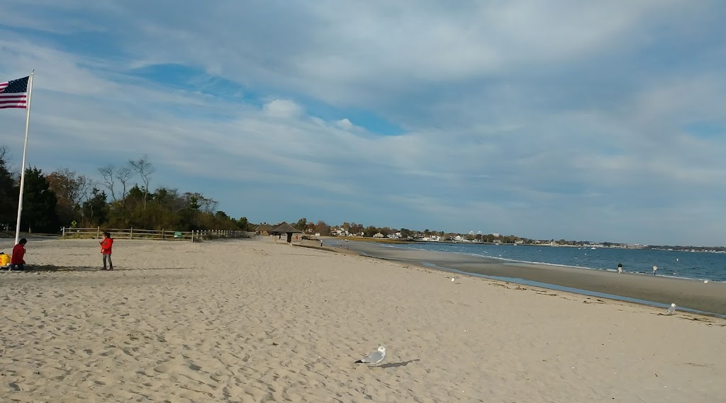 Greenwich Point Beach | 11 Tods Driftway, Old Greenwich, CT 06870, USA | Phone: (203) 622-7700