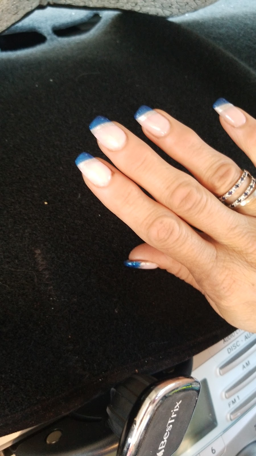 Luminous Nails &Spa | 4950 La Sierra Ave, Riverside, CA 92505, USA | Phone: (951) 525-3435