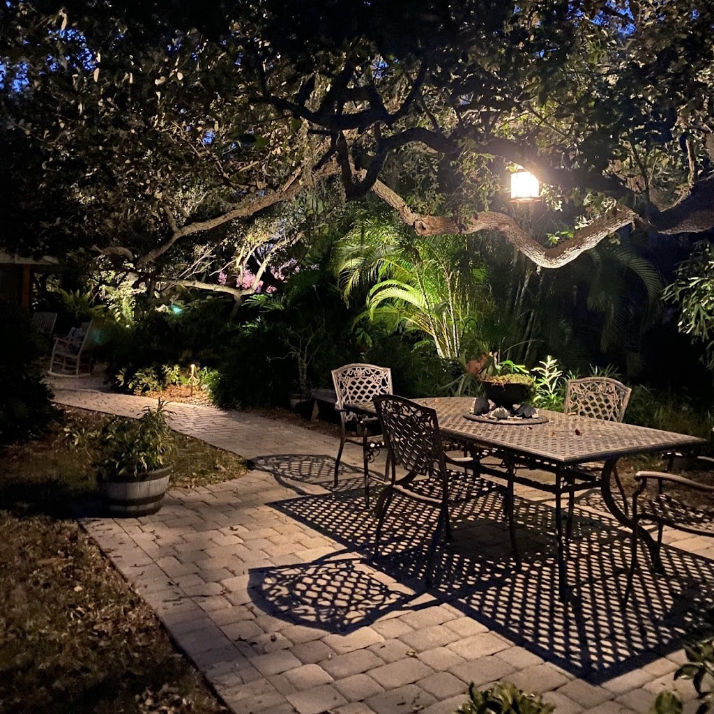 Tropical Solutions 123 Outdoor lighting | 617 Rosemary Cir, Bradenton, FL 34212, USA | Phone: (941) 708-3086