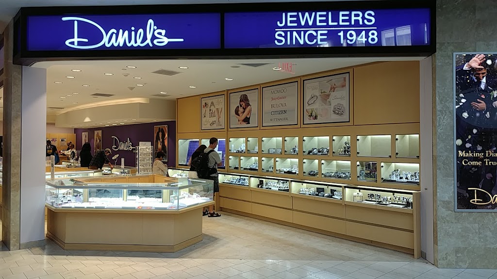 Daniels Jewelers | 6600 CA-27 #1102, Canoga Park, CA 91303, USA | Phone: (818) 340-8777