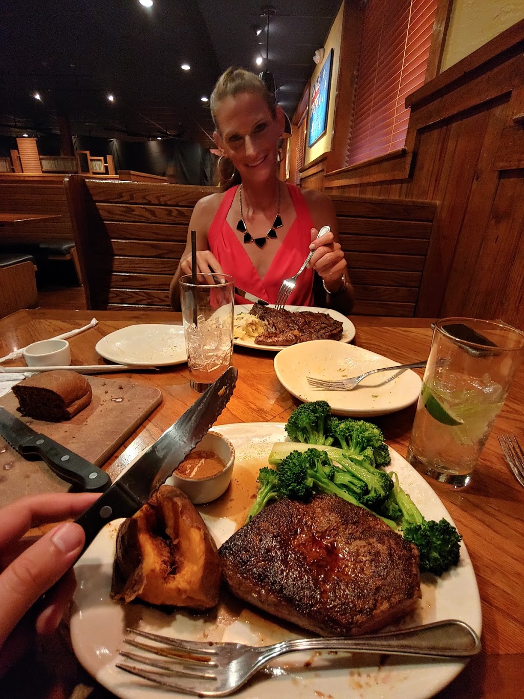 Outback Steakhouse | 1900 4th St N, St. Petersburg, FL 33704, USA | Phone: (727) 898-2016