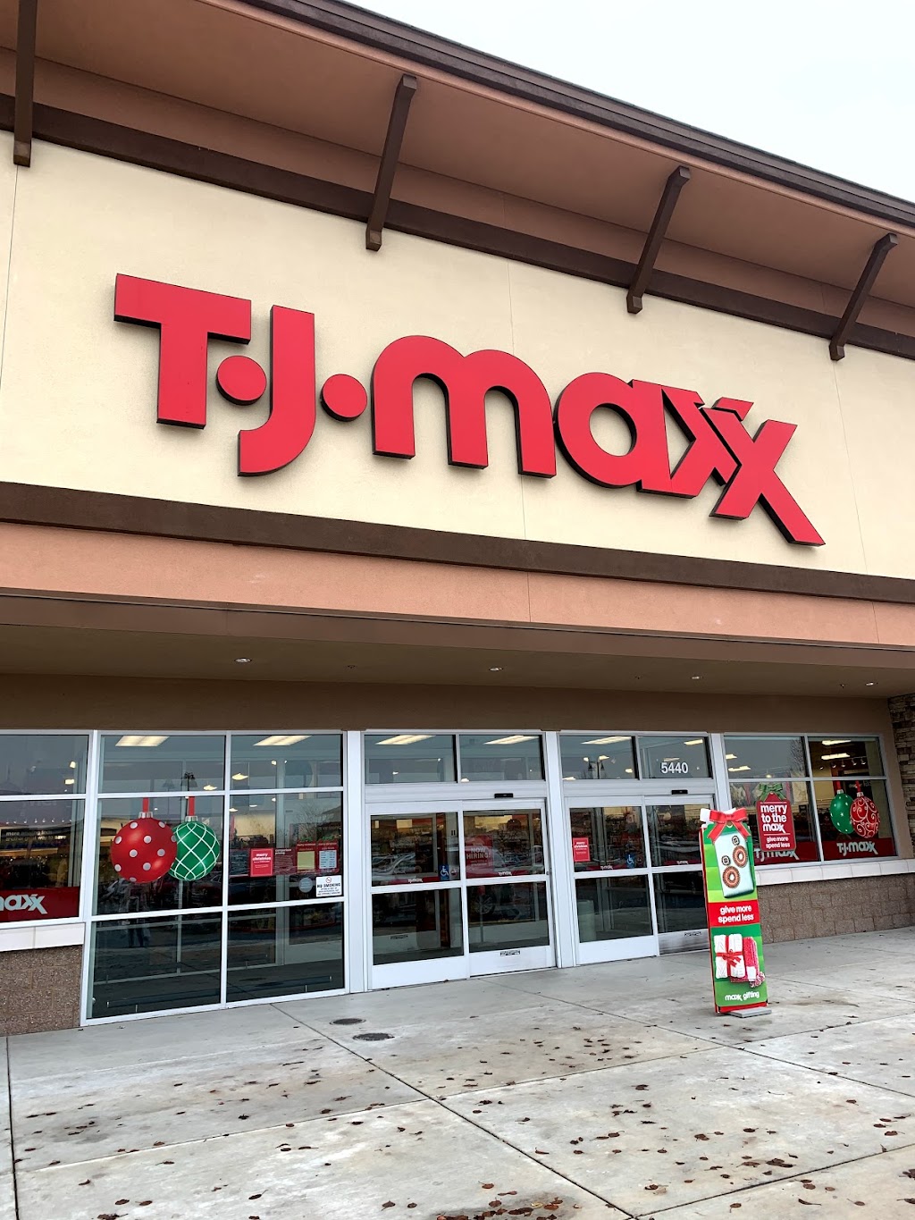 T.J. Maxx | 5440 Crossings Dr, Rocklin, CA 95677, USA | Phone: (916) 652-7542