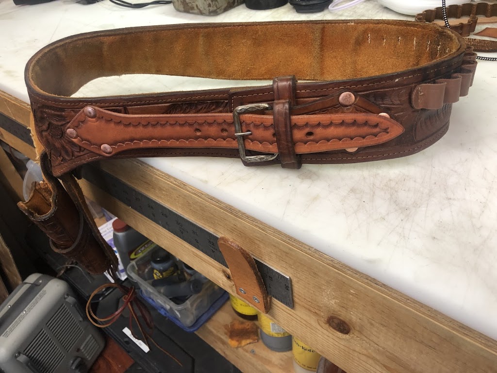 Manning Custom Leather | 3908 Windmill Rd, Joshua, TX 76058, USA | Phone: (817) 755-0884