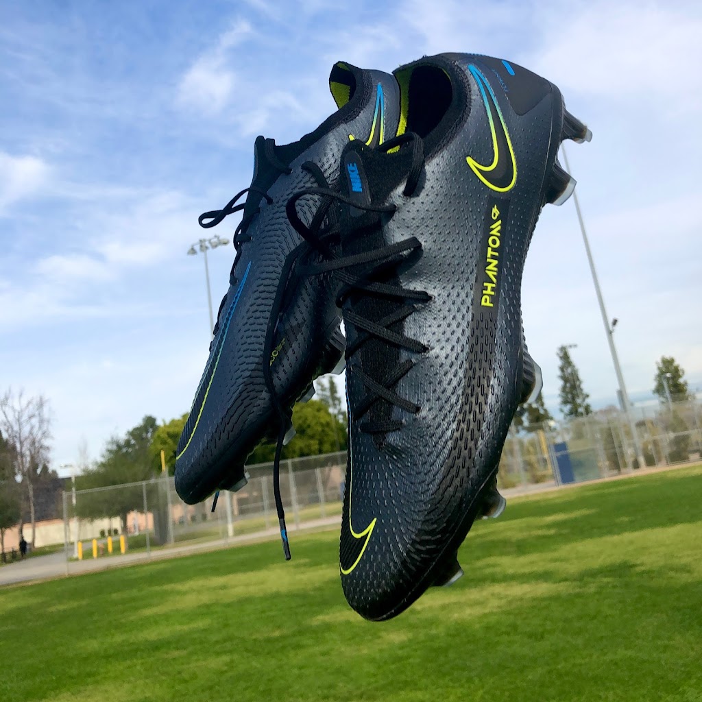 Nikys Sports Soccer Specialty | 4310 Atlantic Ave, Long Beach, CA 90807, USA | Phone: (562) 726-1956