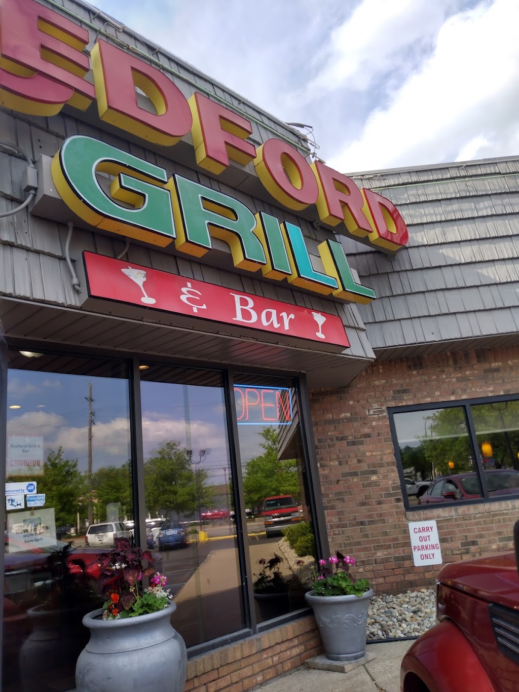 Redford Grill & Bar | 25800 Five Mile Rd, Redford Charter Twp, MI 48239, USA | Phone: (313) 535-7765