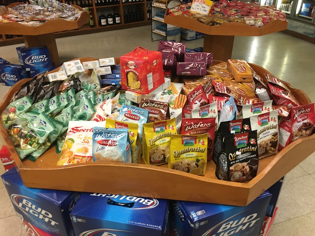 Ferraras Market | 20 W Central St, Franklin, MA 02038, USA | Phone: (508) 520-4621