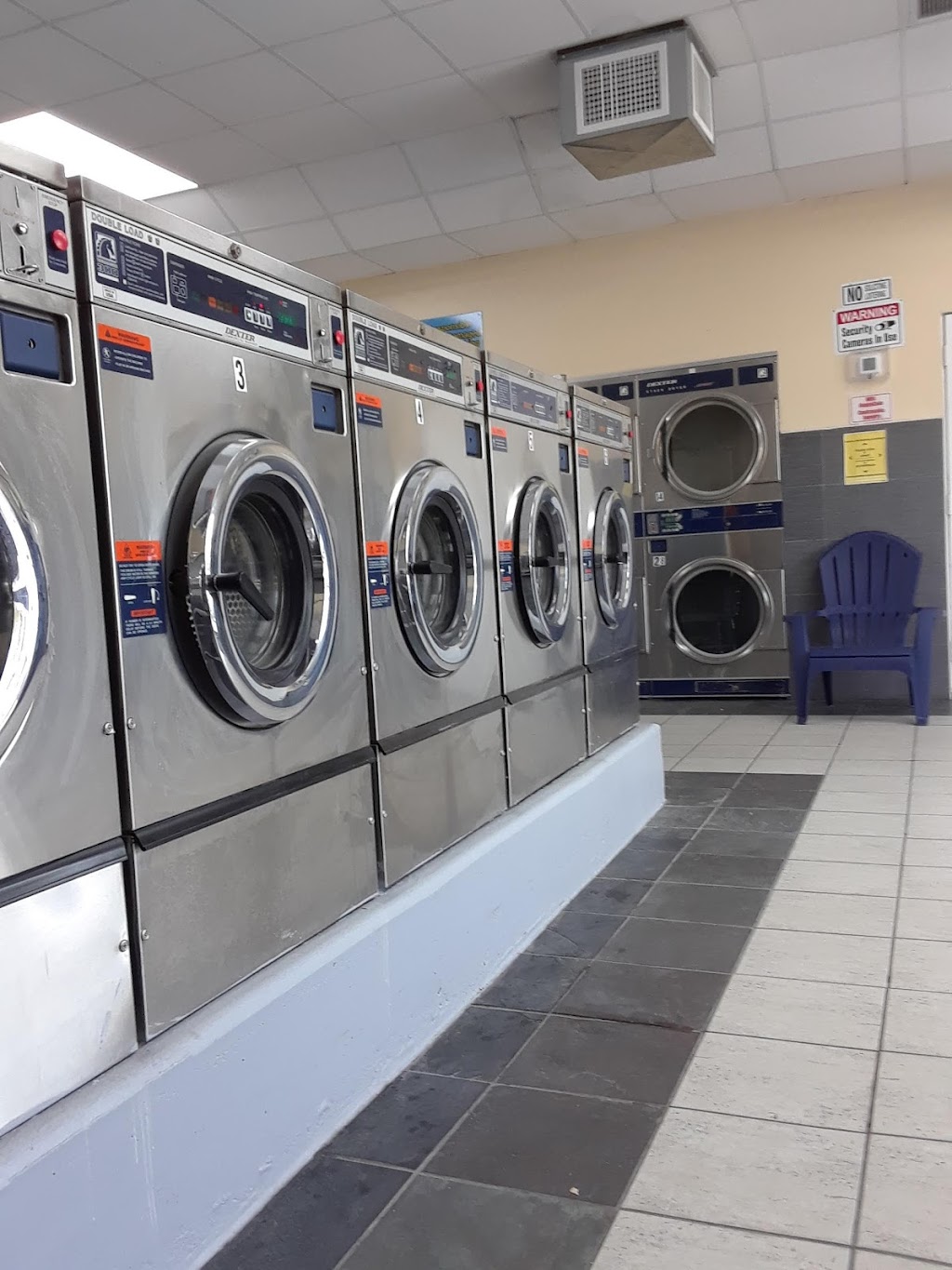 Happy Coin Laundromat | 7023 N Himes Ave, Tampa, FL 33614, USA | Phone: (813) 999-1332