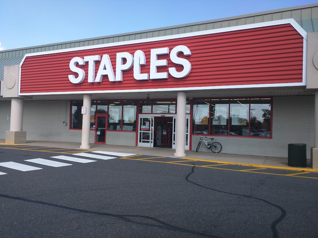 Staples | 555 High St #541, Mt Holly, NJ 08060, USA | Phone: (609) 261-6060