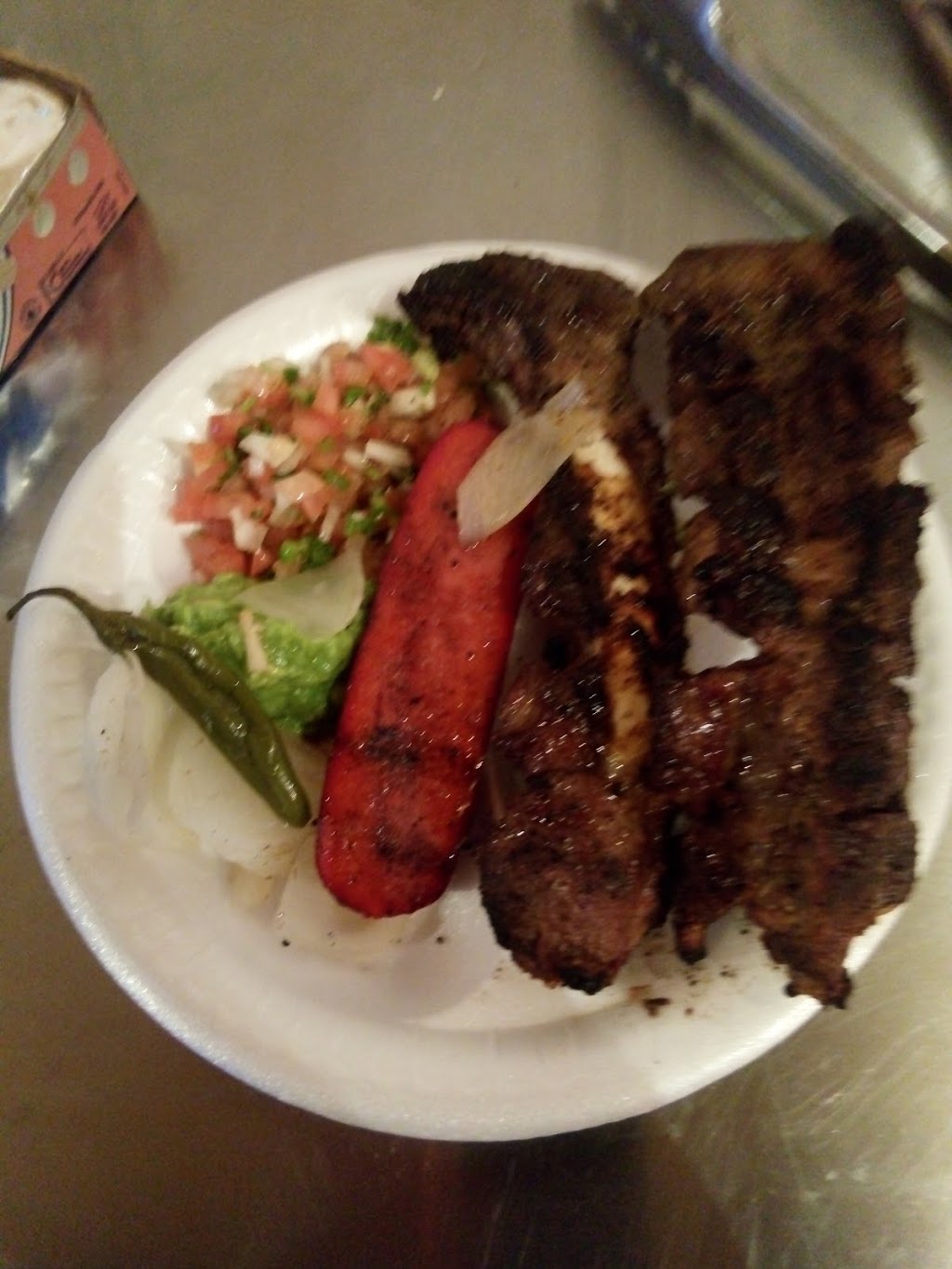 Carnes Asadas Lucas | Calle Robles 116, Valles del Paraíso, 88000 Nuevo Laredo, Tamps., Mexico | Phone: 867 183 0373