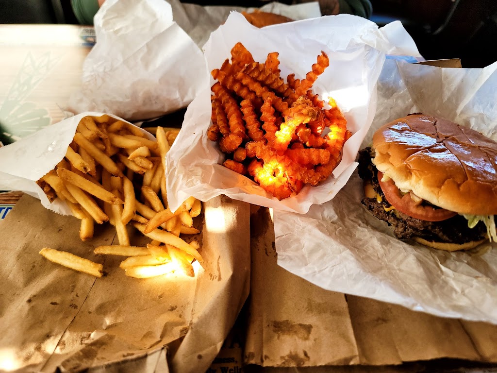 Country Burger | 1700 14th St, Plano, TX 75074, USA | Phone: (972) 423-2210