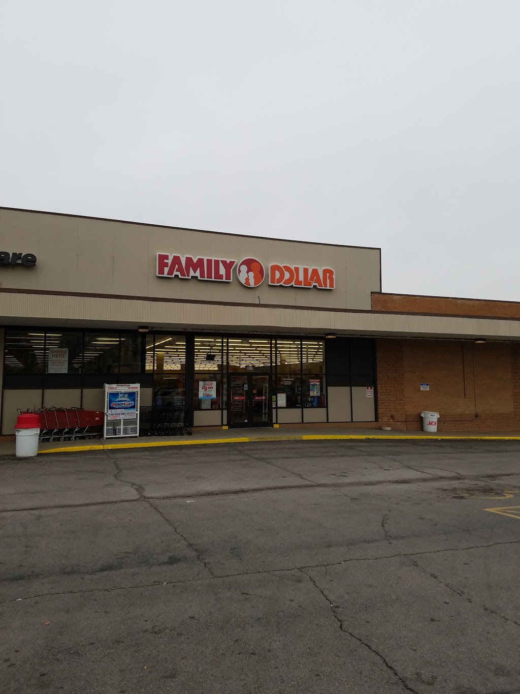 Family Dollar | 831 Lemay Ferry Rd, St. Louis, MO 63125, USA | Phone: (314) 955-9861