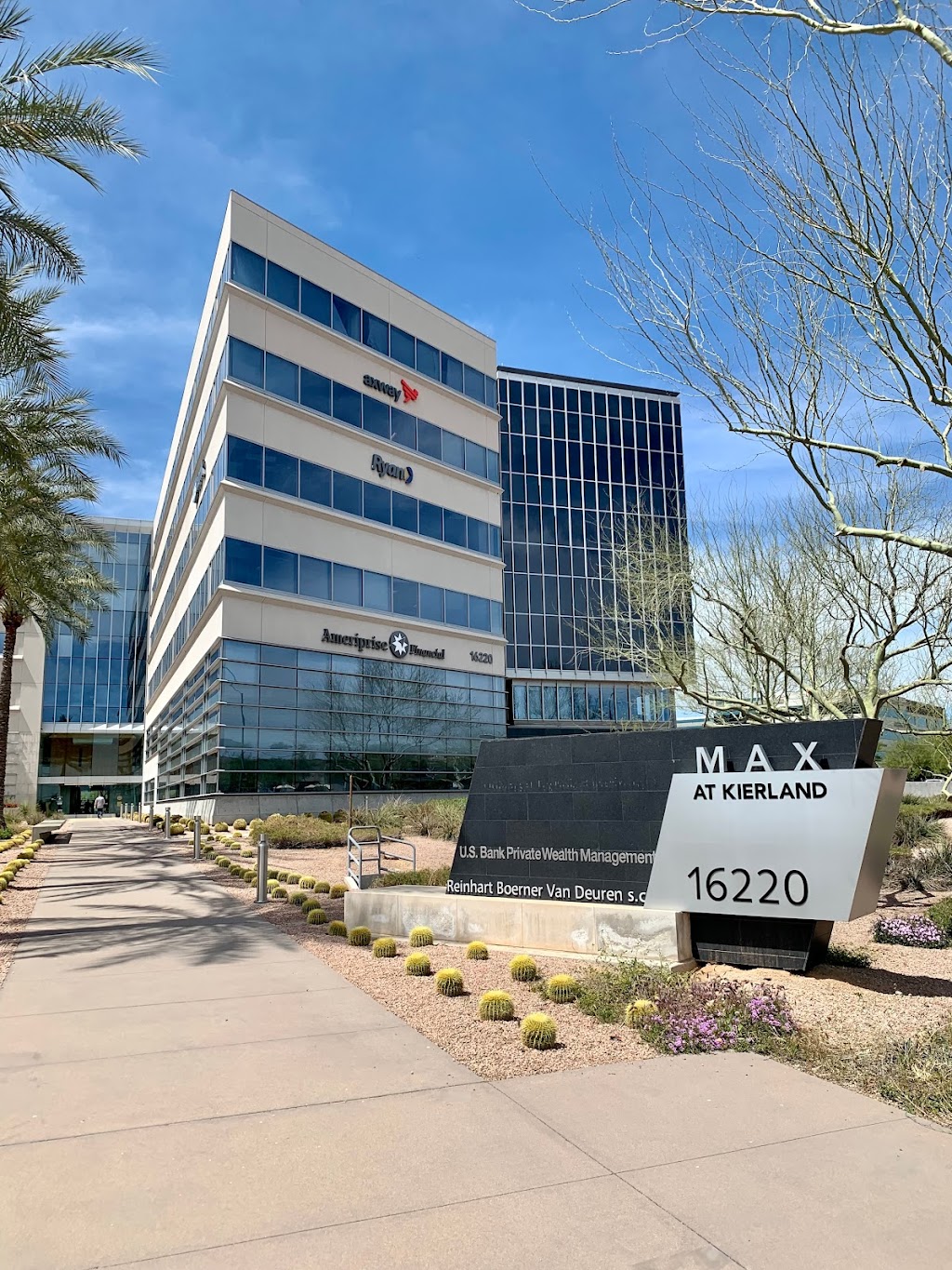 MAX AT KIERLAND | 16220 N Scottsdale Rd, Scottsdale, AZ 85254, USA | Phone: (480) 483-4111