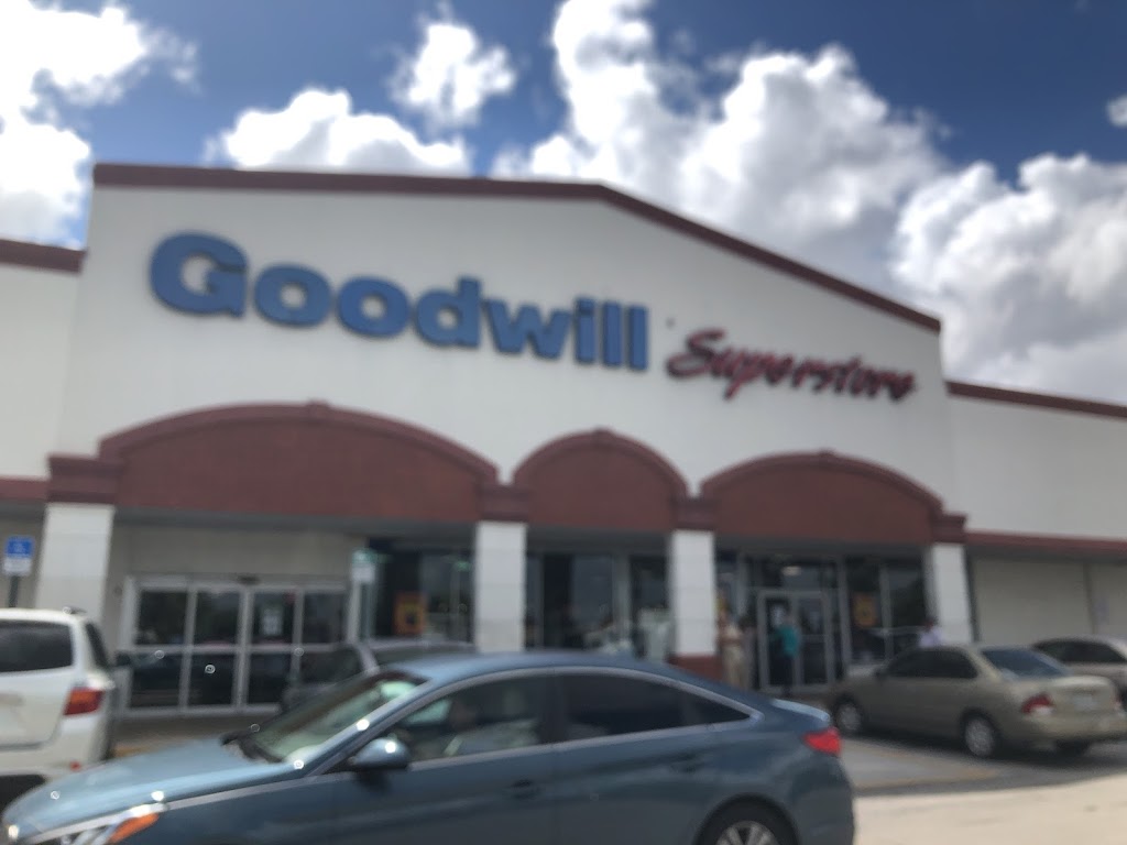 Goodwill - Miami /Westchester/ Tamiami | 9760 SW 8th St, Miami, FL 33174, USA | Phone: (305) 554-1878