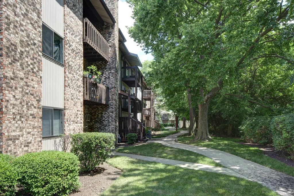 Emerald Pointe Apartments | 695 Westmoreland Dr #105, Vernon Hills, IL 60061, USA | Phone: (847) 367-4504