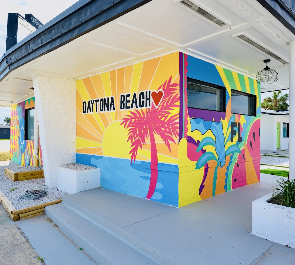 Beach Glow Inn - Pet Friendly, Family Motel | 1227 N Atlantic Ave, Daytona Beach, FL 32118, USA | Phone: (386) 287-0640