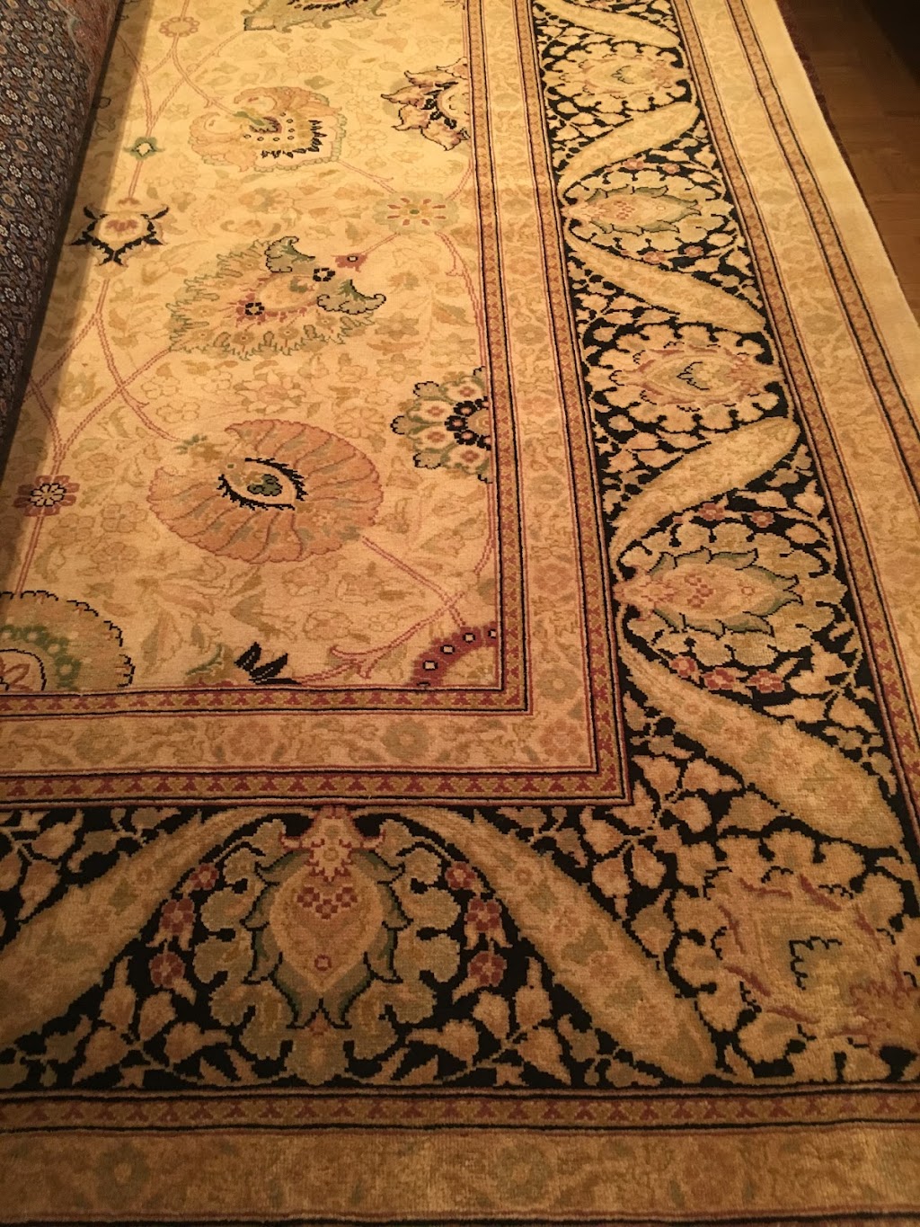 Keyvan Oriental Rugs Inc | 2129 Airline Rd, Corpus Christi, TX 78414, USA | Phone: (361) 992-4141