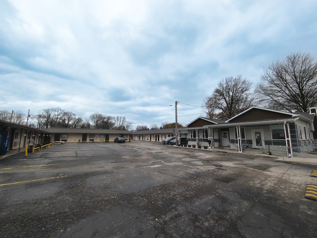 Royal Budget Inn | 6016 Collinsville Rd #1, East St Louis, IL 62201, USA | Phone: (618) 874-4451