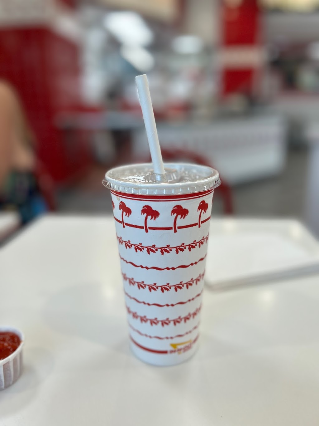 In-N-Out Burger | 594 W 19th St, Costa Mesa, CA 92627, USA | Phone: (800) 786-1000