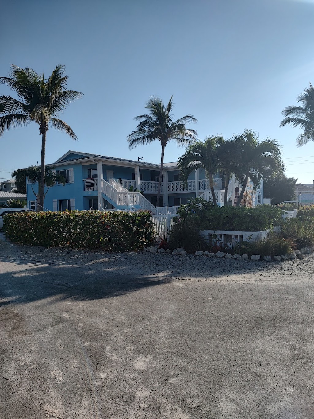 Island Vacation Properties | 3001 Gulf Dr, Holmes Beach, FL 34217, USA | Phone: (941) 778-1000