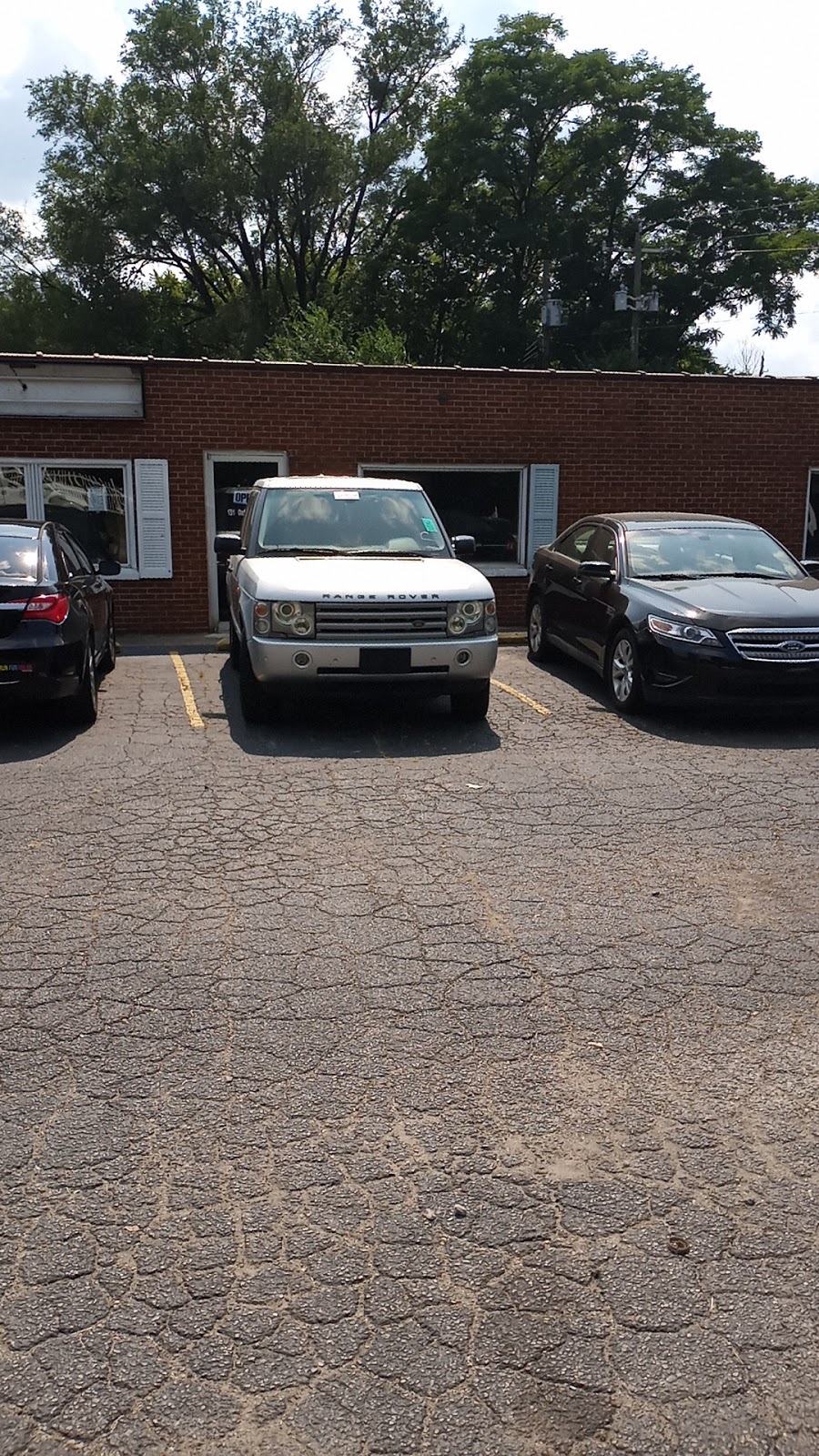 Royals Auto Sales Llc | 1512 Oxford State Rd, Middletown, OH 45044, USA | Phone: (513) 828-5147