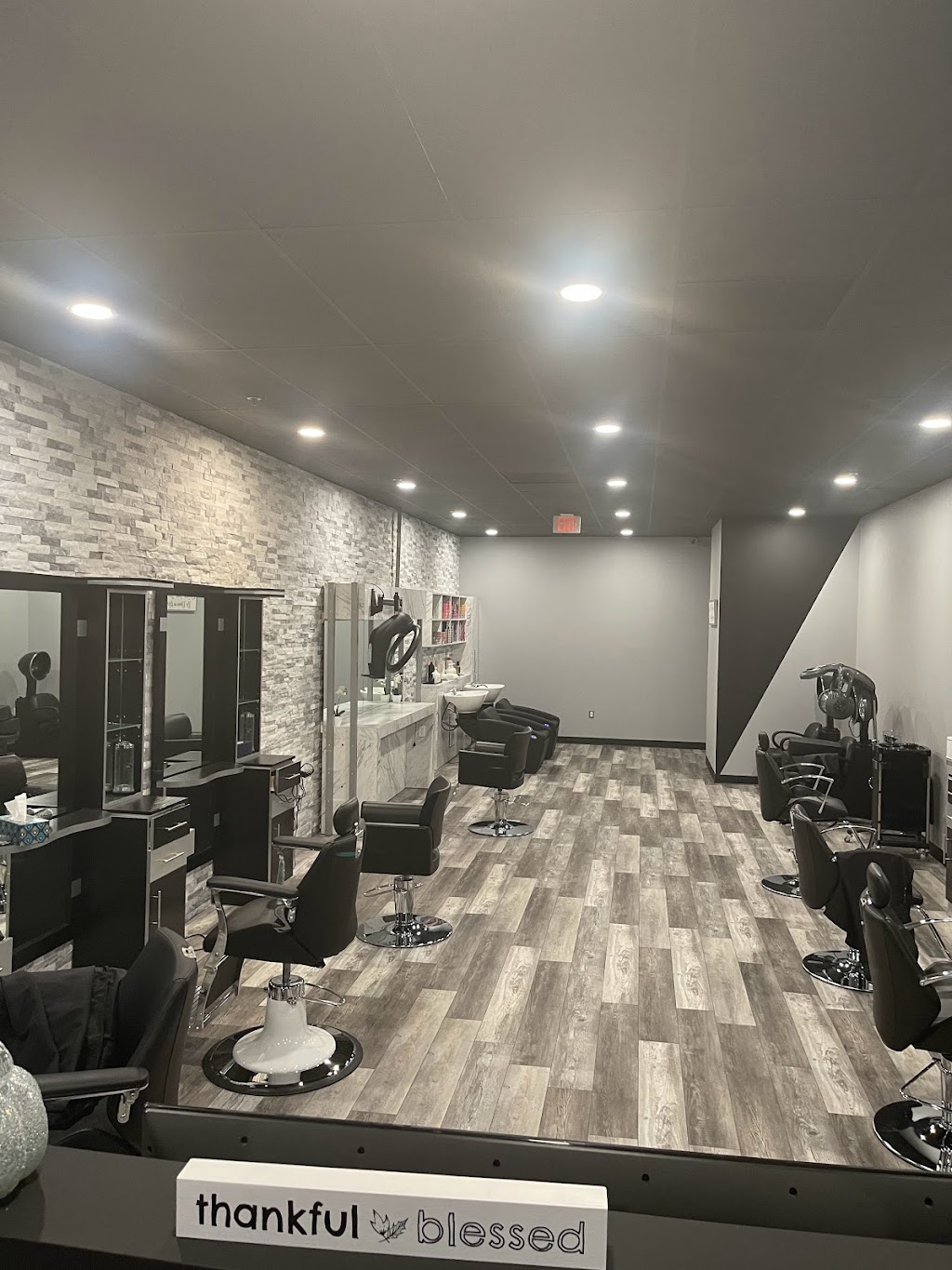 Dinas Salon & Barbershop | 1297 Centennial Ave, Piscataway, NJ 08854, USA | Phone: (732) 529-4000