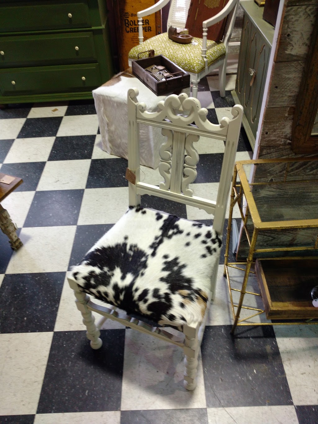 Kelly and Company Antiques | 1850 GA-85, Fayetteville, GA 30215, USA | Phone: (678) 817-7788